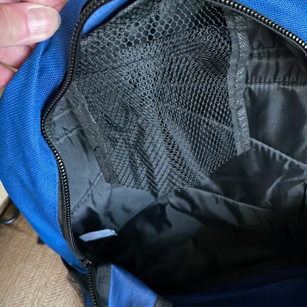 NWT Arctic Star backpack blue w/ front pocket zip padded back mesh side pockets